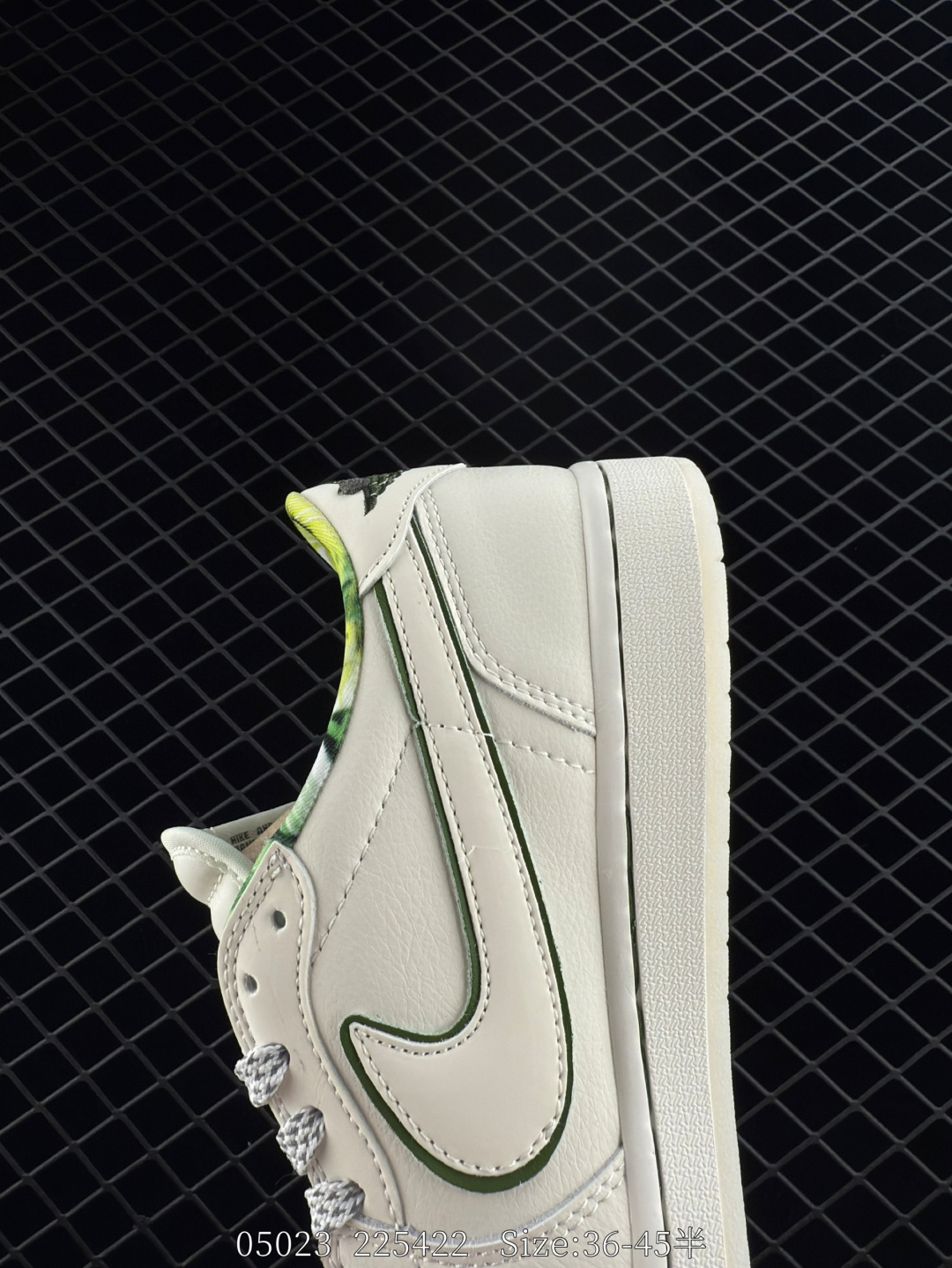 Travis Scott x Air Jordan 1 ” Reverse Mocha “